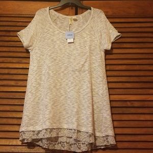 Chenault Short Sleeve Sweater.  Size Large. NWT